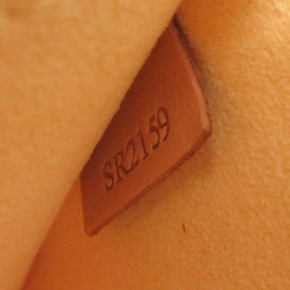 Louis Vuitton Twist MM Printed Calf Leather Shoulder Bag - Picture 7 of 10